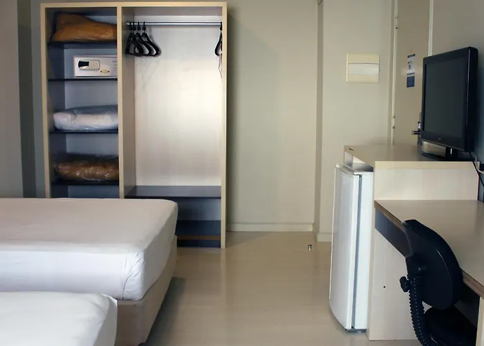 Master - Centro - A 2km do BatelHotel em Curitiba